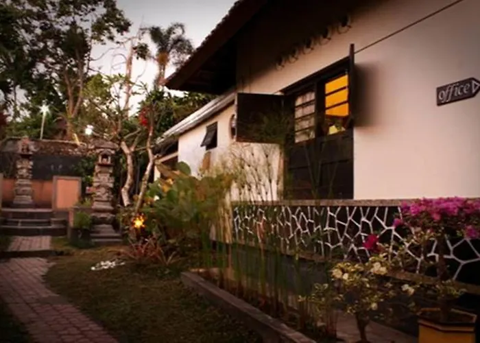 Guru Ratna Munduk